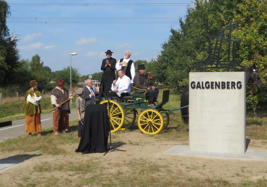 onthulling galgenberg 09
